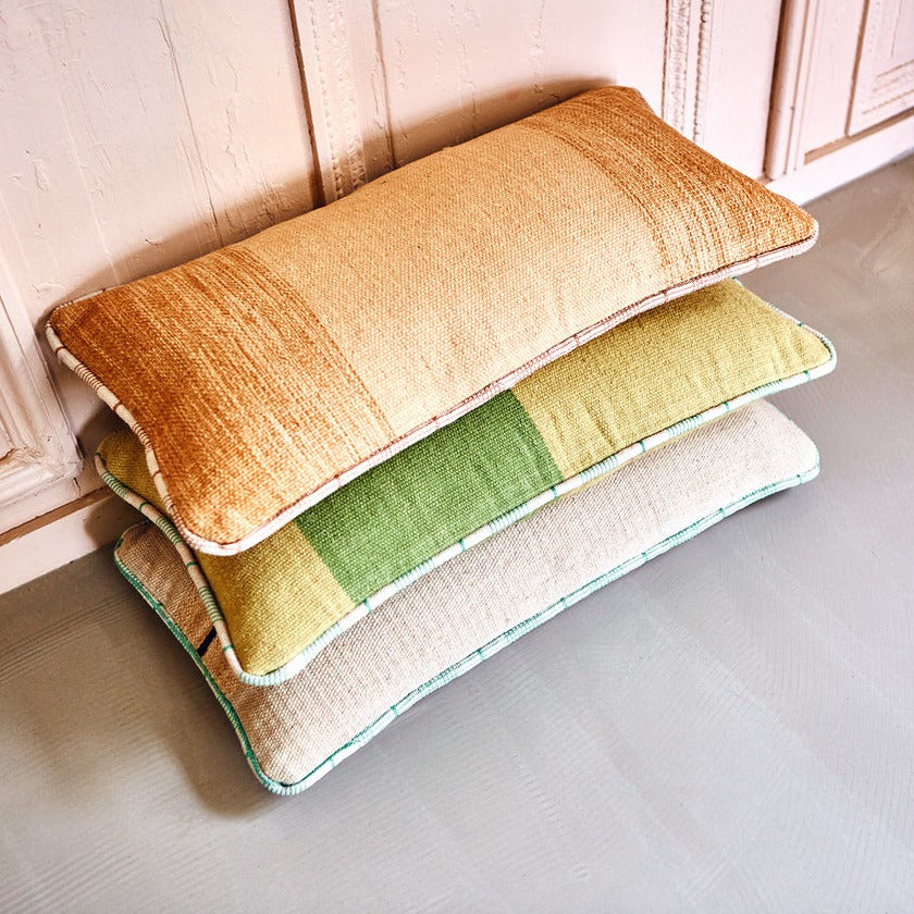 Hand woven wool lumbar pillow - Natural - Image 7